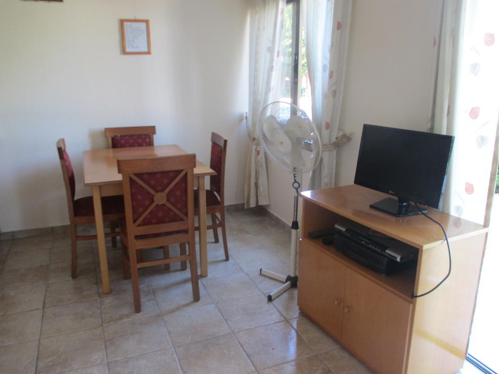 Anastasia Holiday Apartments Klorakas Phòng bức ảnh